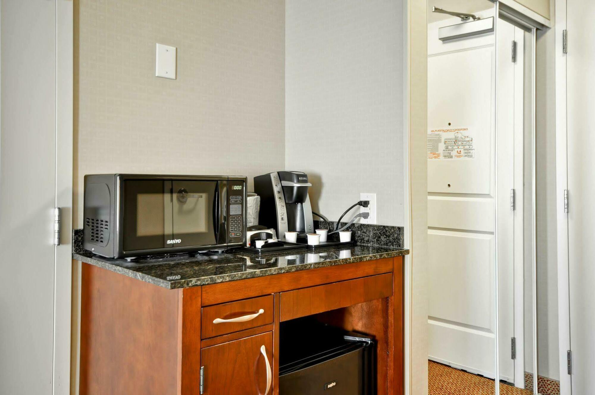 Hilton Garden Inn Blacksburg University Esterno foto